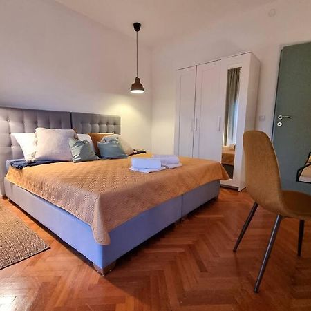 Chi Chi Apartman Póla Kültér fotó